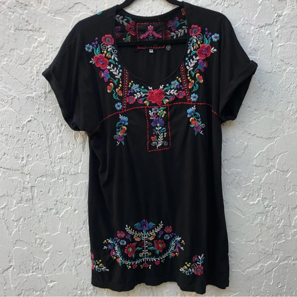 JOHNNY WAS Embroidered Longline Short Sleeve T Shirt Size XL